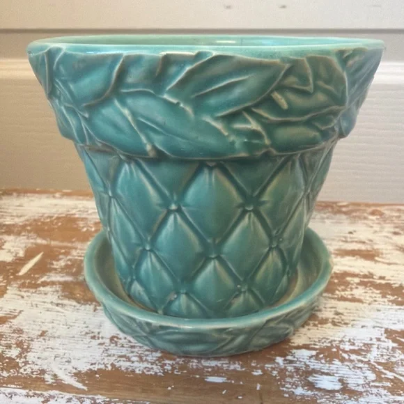 McCoy Vintage Art Pottery Quilted Leaf Pattern With Attached Saucer 1940’s - Picture 3 of 7